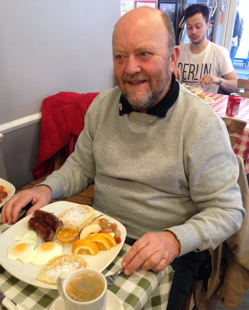 Cafe 338 in London, breakfast