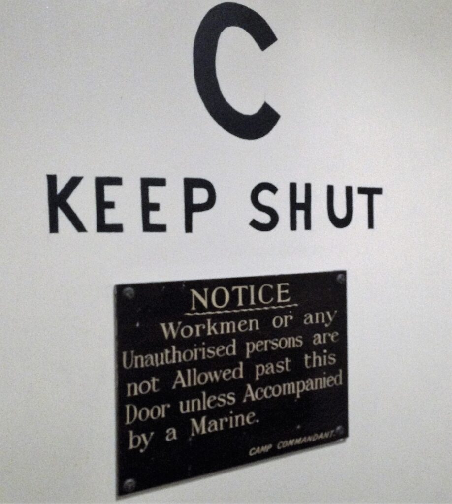 Keep shut skilt i Churchill War Rooms